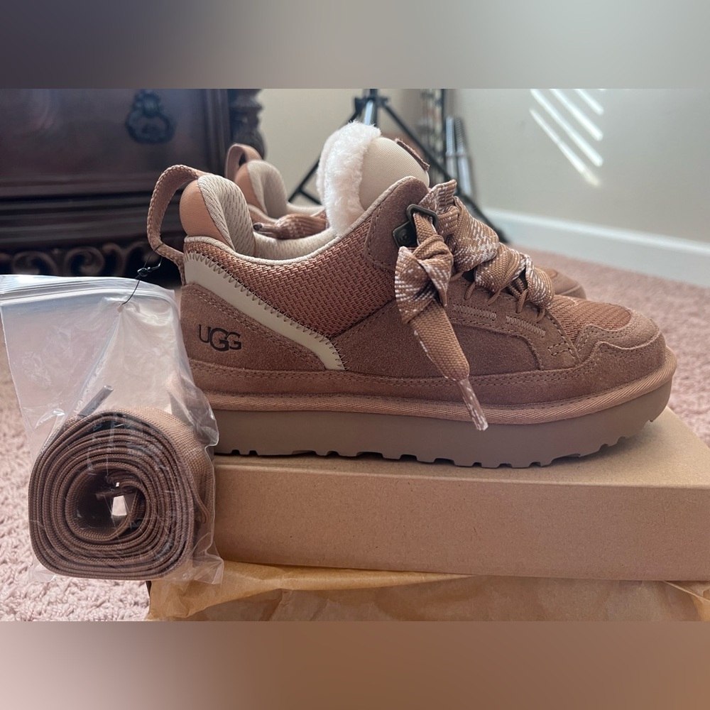 UGG Women’s Lowmel